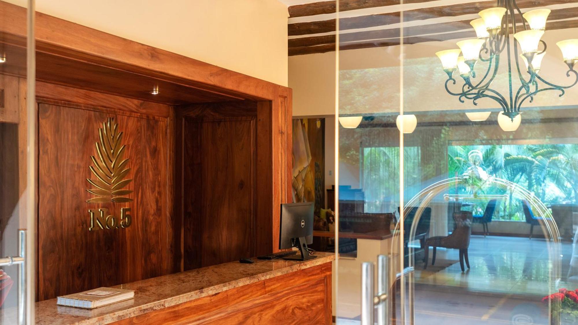 No 5 Boutique Hotel Limited Entebbe Buitenkant foto