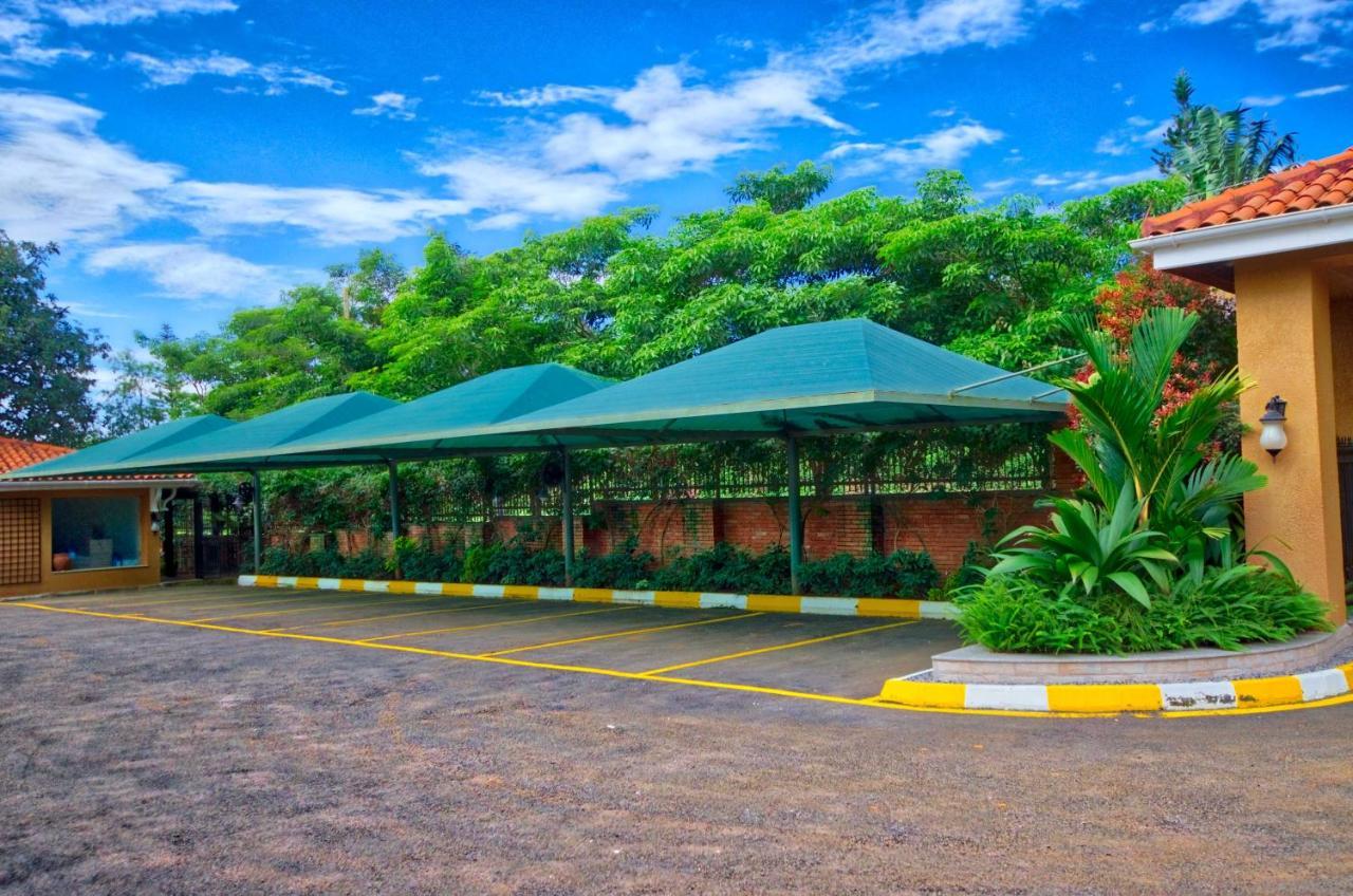 No 5 Boutique Hotel Limited Entebbe Buitenkant foto